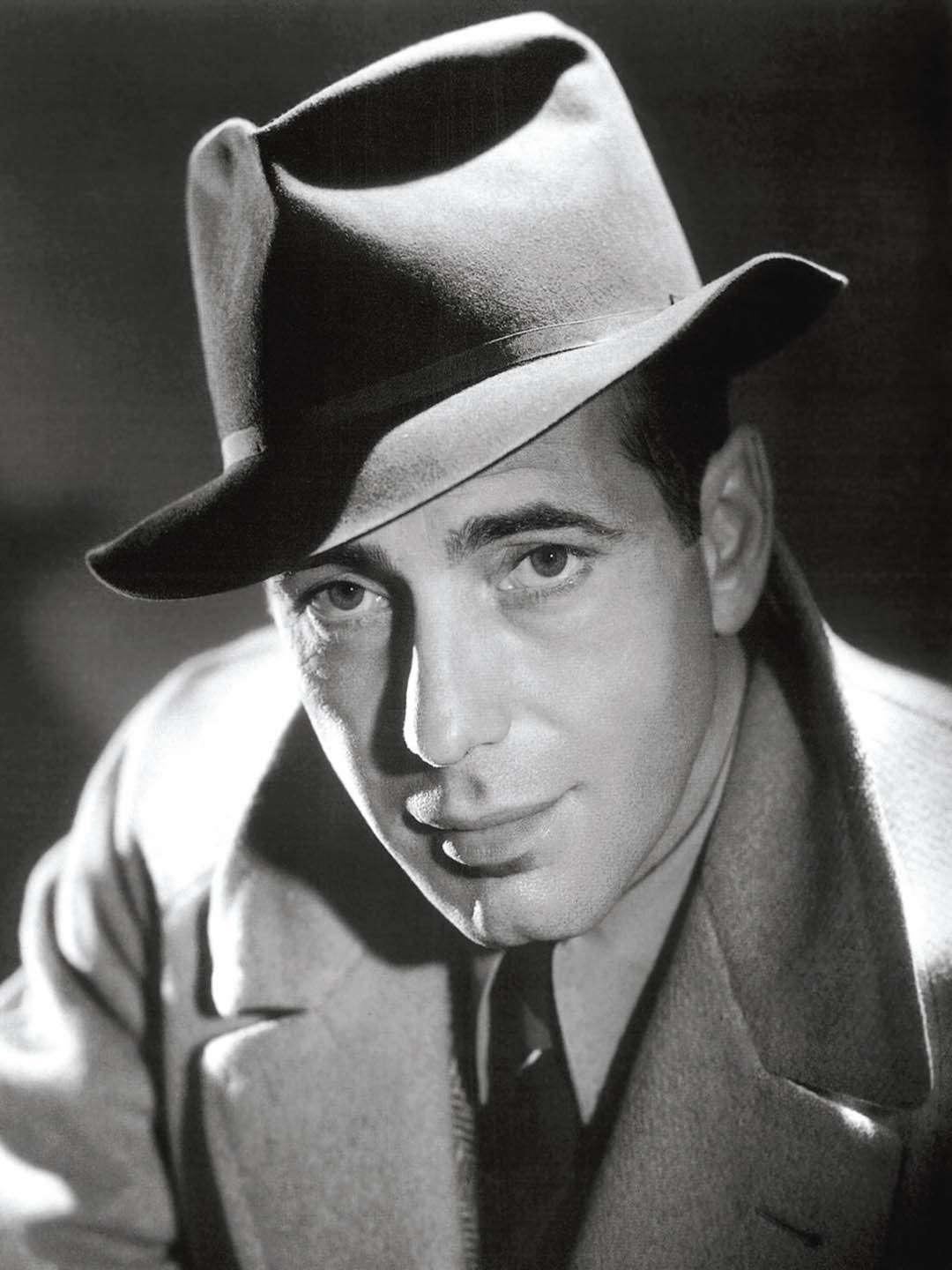 How tall is Humphrey Bogart?